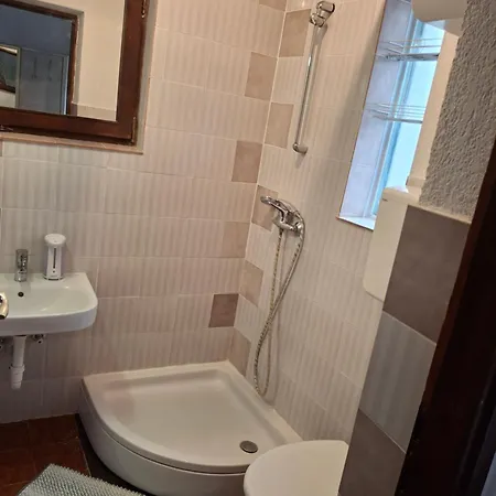Opremljen Apartman Sa Balkonom I Netflixom Split