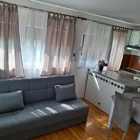 Opremljen Apartman Sa Balkonom I Netflixom Split