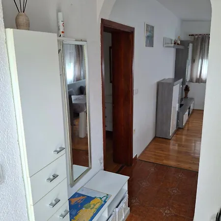 Apartamento Opremljen Apartman Sa Balkonom I Netflixom