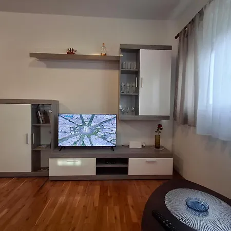 Opremljen Apartman Sa Balkonom I Netflixom Apartamento Split