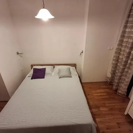 Opremljen Apartman Sa Balkonom I Netflixom