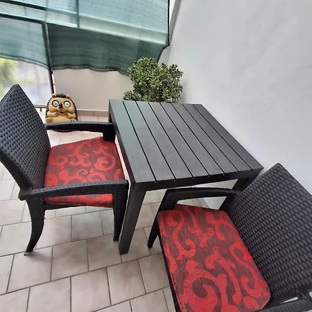 Opremljen Apartman Sa Balkonom I Netflixom Apartamento Split