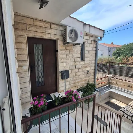 Opremljen Apartman Sa Balkonom I Netflixom Split