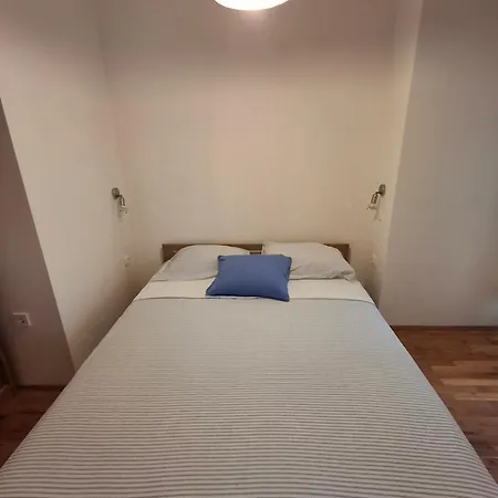 Apartamento Opremljen Apartman Sa Balkonom I Netflixom