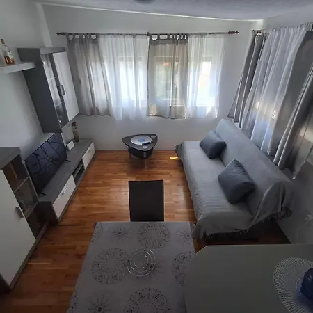 Opremljen Apartman Sa Balkonom I Netflixom Split