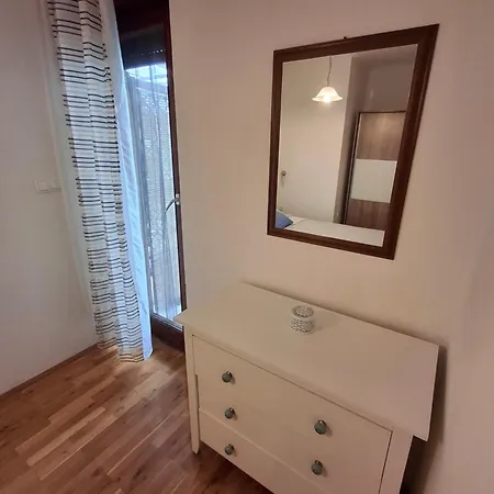 Apartamento Opremljen Apartman Sa Balkonom I Netflixom