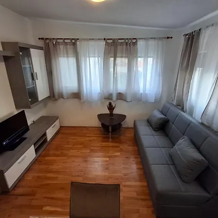 Apartamento Opremljen Apartman Sa Balkonom I Netflixom *
