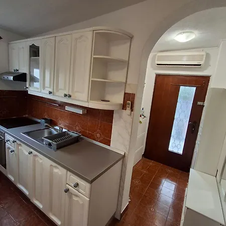 Opremljen Apartman Sa Balkonom I Netflixom Split