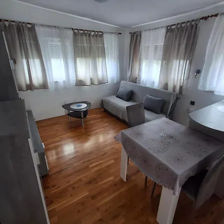 Apartamento Opremljen Apartman Sa Balkonom I Netflixom