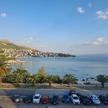 Opremljen Apartman Sa Balkonom I Netflixom * Split
